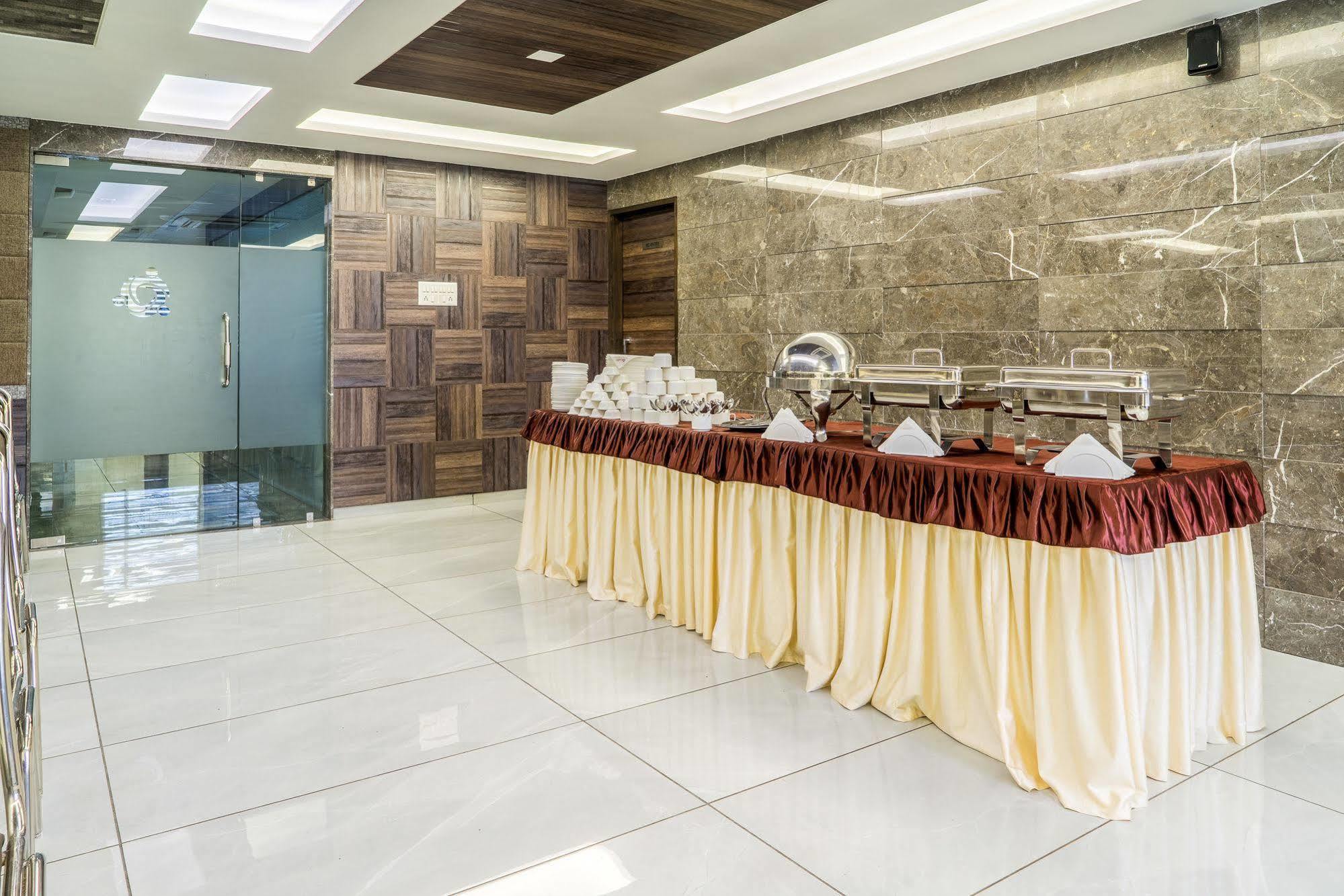 Hotel Treebo Unity à Ahmedabad Extérieur photo