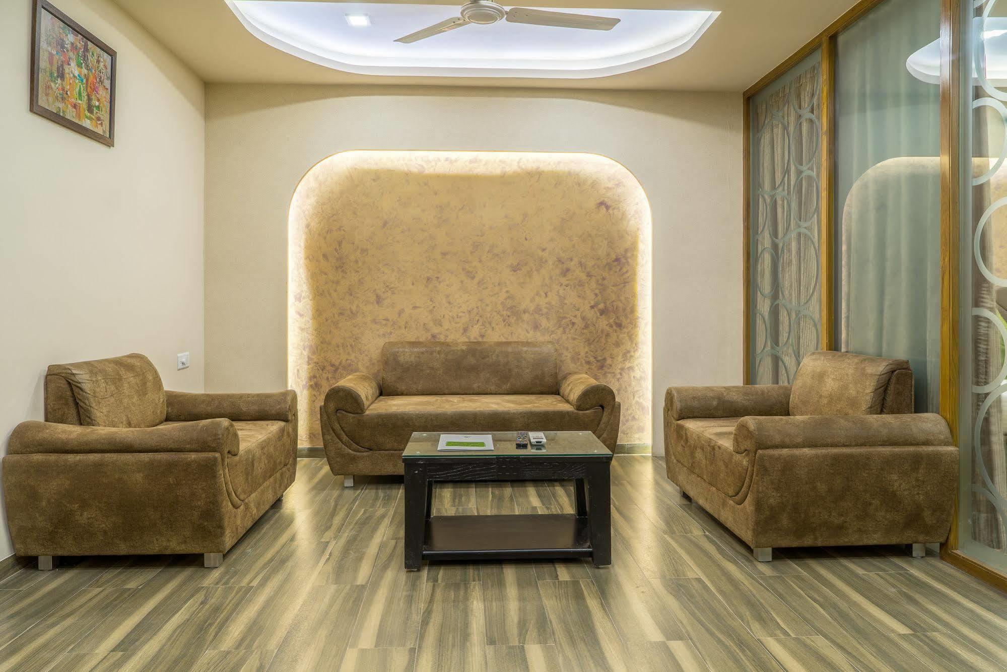 Hotel Treebo Unity à Ahmedabad Extérieur photo